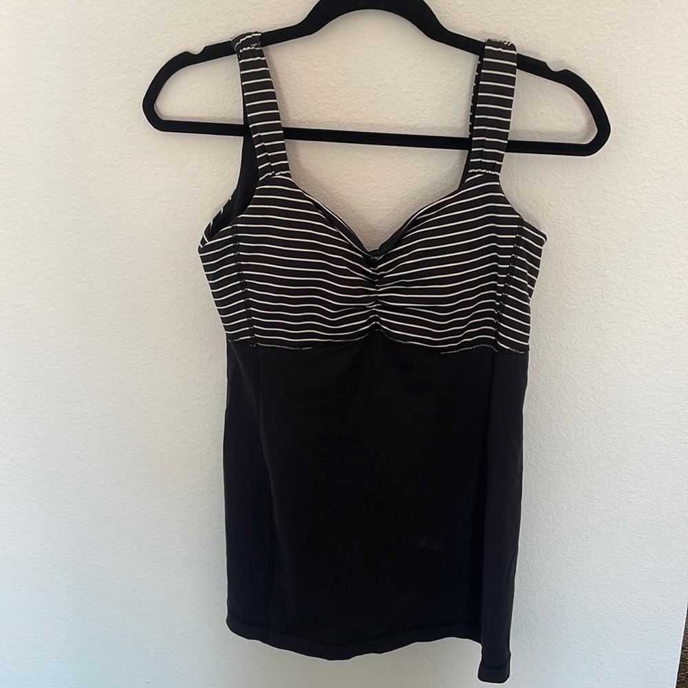 Lululemon tank top with built-in bra